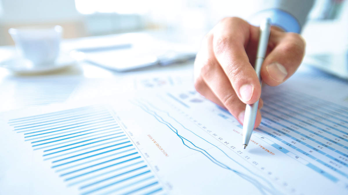 Analyzing, finance, document, solution, table, making progress in business