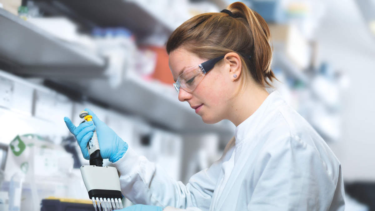 Pipetting as the first step of sample preparation in a dPCR protocol
