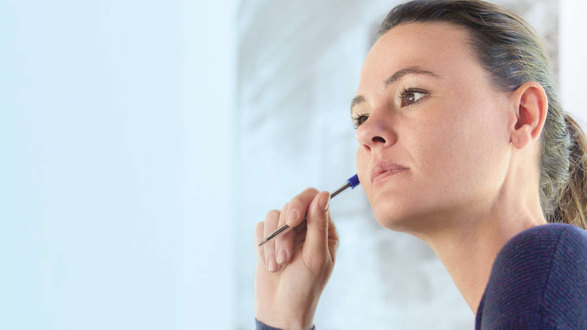 Visual dedicated to the RNAseq campaign, woman in deep thoughts