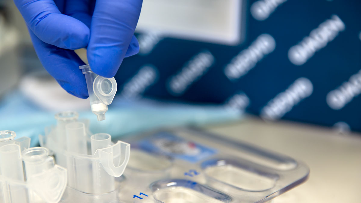 QIAGEN Kit Box in the back adapter